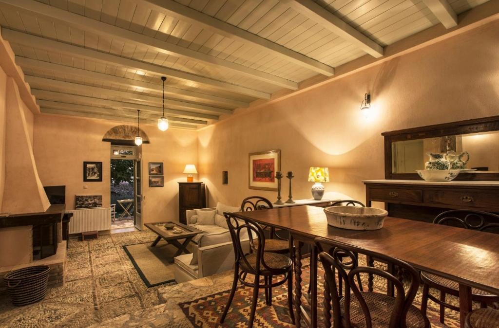 Kyparissia Old Town Lodge With Amazing Sea View Bagian luar foto