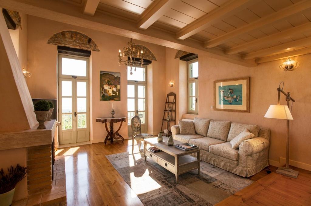 Kyparissia Old Town Lodge With Amazing Sea View Bagian luar foto
