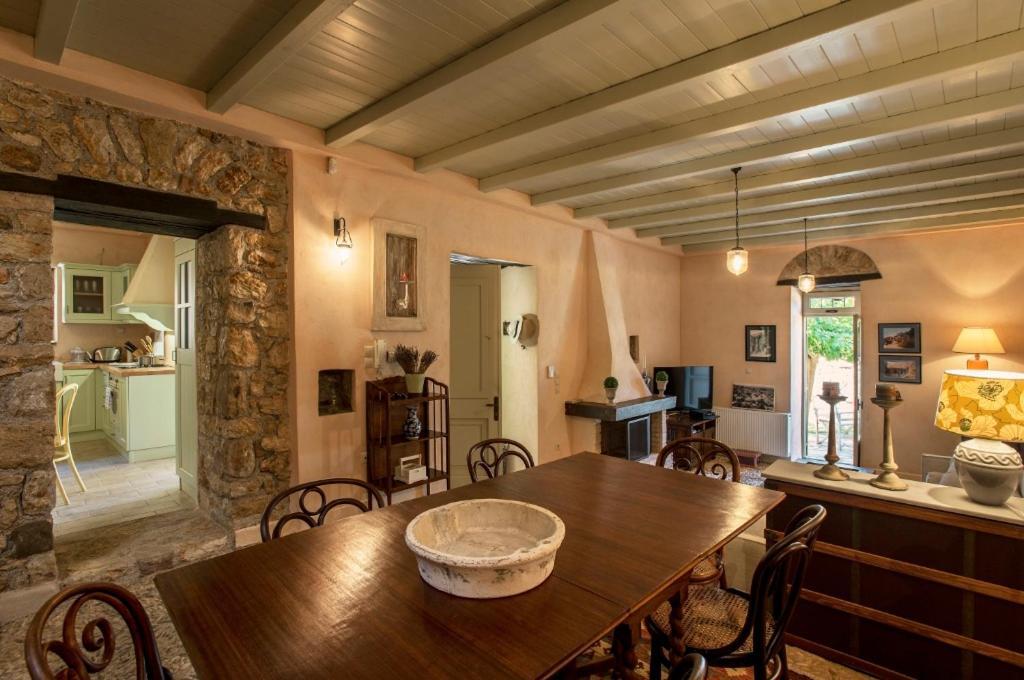 Kyparissia Old Town Lodge With Amazing Sea View Bagian luar foto