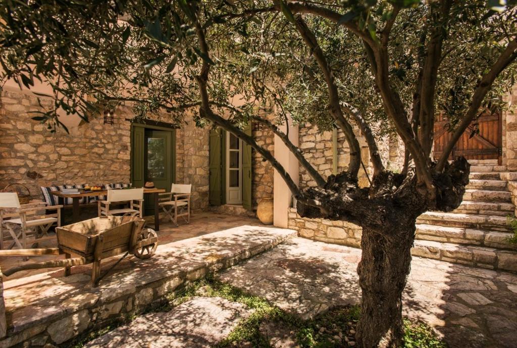 Kyparissia Old Town Lodge With Amazing Sea View Bagian luar foto