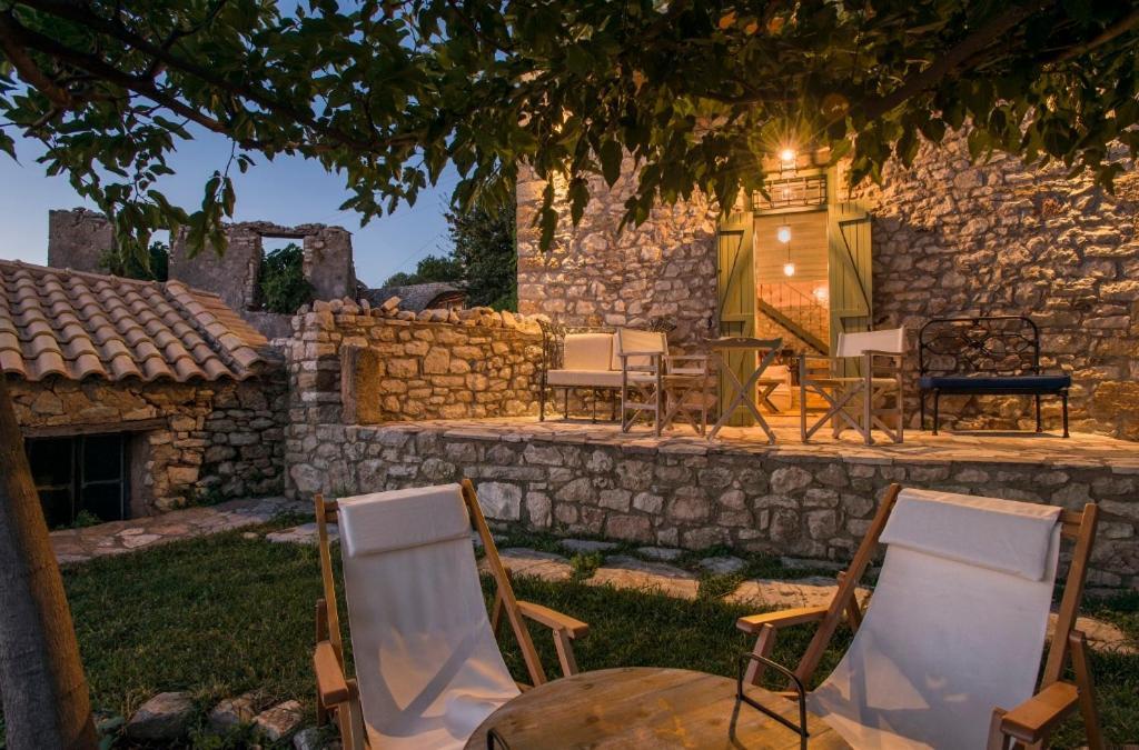Kyparissia Old Town Lodge With Amazing Sea View Bagian luar foto